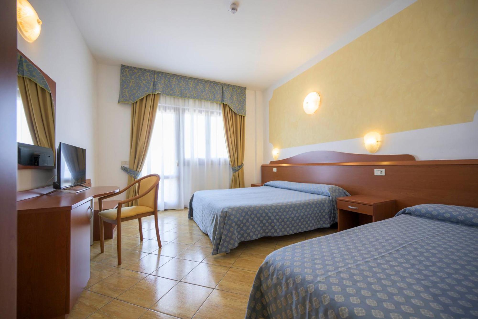 Quadruple Room Lake View